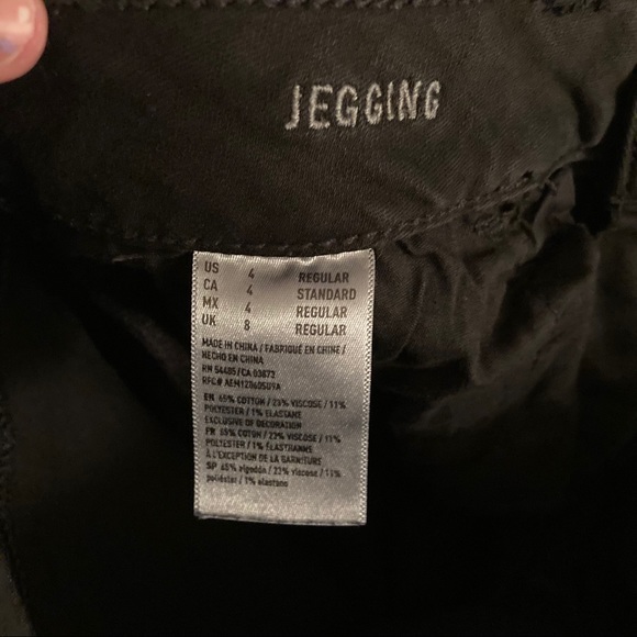 American Eagle Ripped Skinny Jeans - Picture 6 of 6